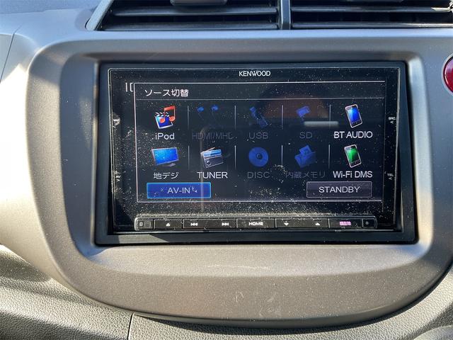 フィット G・10thアニバーサリー ETC フルセグナビ スマートキー 電動格納ミラー CVT 盗難防止システム 衝突安全ボディ ABS CD USB Bluetooth エアコン パワーステアリング パワーウィンドウ(5枚目)