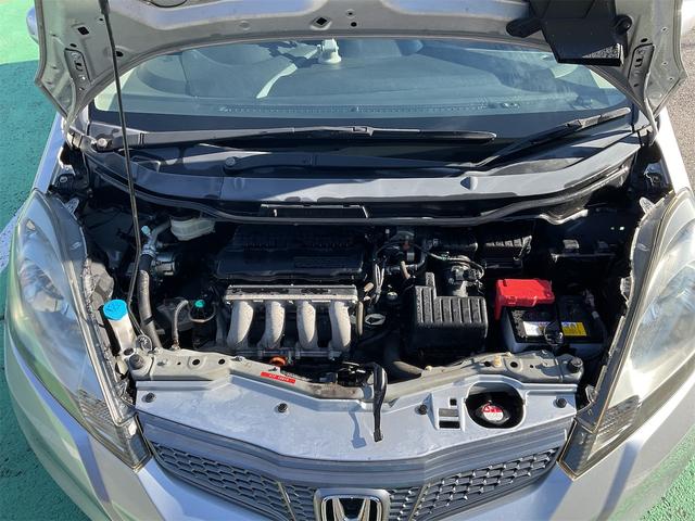 フィット G・10thアニバーサリー ETC フルセグナビ スマートキー 電動格納ミラー CVT 盗難防止システム 衝突安全ボディ ABS CD USB Bluetooth エアコン パワーステアリング パワーウィンドウ(19枚目)