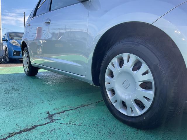 フィット G・10thアニバーサリー ETC フルセグナビ スマートキー 電動格納ミラー CVT 盗難防止システム 衝突安全ボディ ABS CD USB Bluetooth エアコン パワーステアリング パワーウィンドウ(20枚目)