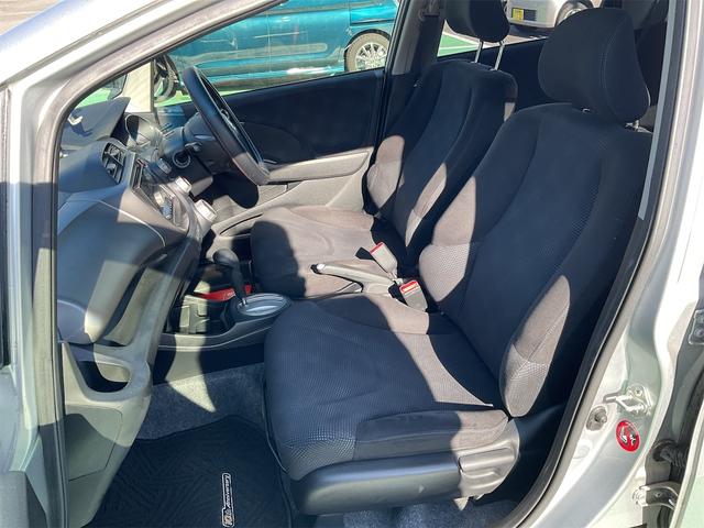 フィット G・10thアニバーサリー ETC フルセグナビ スマートキー 電動格納ミラー CVT 盗難防止システム 衝突安全ボディ ABS CD USB Bluetooth エアコン パワーステアリング パワーウィンドウ(27枚目)