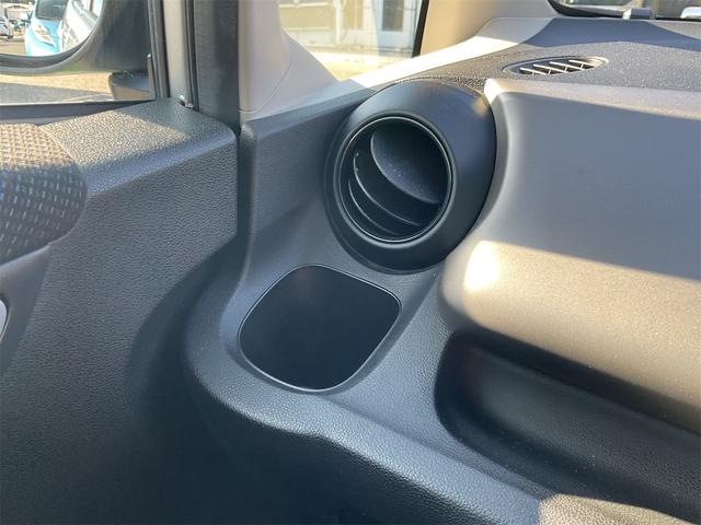 フィット G・10thアニバーサリー ETC フルセグナビ スマートキー 電動格納ミラー CVT 盗難防止システム 衝突安全ボディ ABS CD USB Bluetooth エアコン パワーステアリング パワーウィンドウ(40枚目)