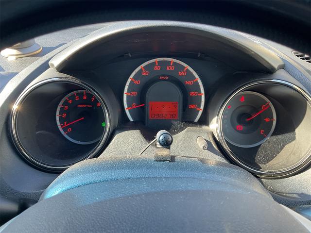 フィット G・10thアニバーサリー ETC フルセグナビ スマートキー 電動格納ミラー CVT 盗難防止システム 衝突安全ボディ ABS CD USB Bluetooth エアコン パワーステアリング パワーウィンドウ(43枚目)