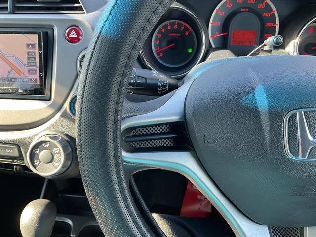 フィット G・10thアニバーサリー ETC フルセグナビ スマートキー 電動格納ミラー CVT 盗難防止システム 衝突安全ボディ ABS CD USB Bluetooth エアコン パワーステアリング パワーウィンドウ(44枚目)