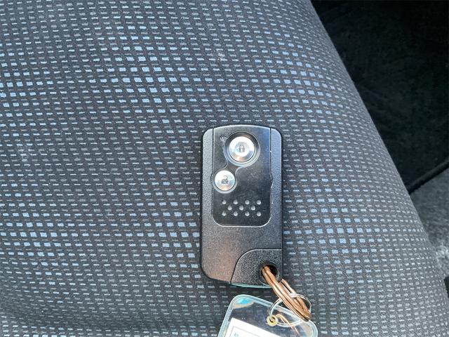 フィット G・10thアニバーサリー ETC フルセグナビ スマートキー 電動格納ミラー CVT 盗難防止システム 衝突安全ボディ ABS CD USB Bluetooth エアコン パワーステアリング パワーウィンドウ(48枚目)