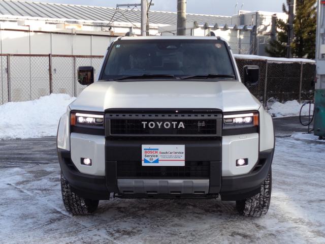 ランドクルーザー２５０ ＺＸ　ＺＸ　４ＷＤ　ディーゼルターボ　純正ナビ　ＪＢＬサウンド　ＬＥＤヘッドライト　サンルーフ　パノラミックビューモニター　ブラウンレザーシート　ディーラー保証　登録済未使用車（2枚目）