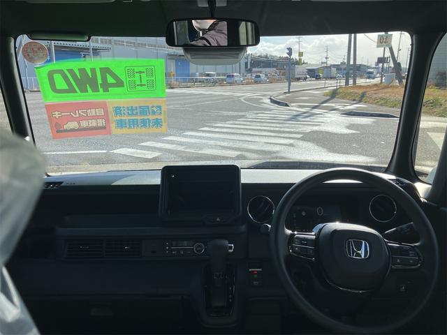 Ｎ－ＢＯＸカスタム ベースグレード　４ＷＤ　届け出済み未使用車　両側スライド・片側電動　クリアランスソナー　オートクルーズコントロール　レーンアシスト　衝突被害軽減システム　ＬＥＤヘッドランプ　スマートキー　アイドリングストップ（2枚目）
