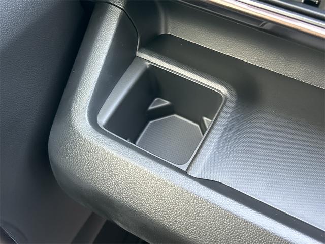 ワゴンＲカスタムＺ ＨＹＢＲＩＤ　ＺＸ　４ＷＤ　シートヒーター　オートライト　衝突被害軽減システム　アイドリングストップ　横滑り防止機能　クルーズコントロール　オートエアコン　プッシュスタート　スマートキー　純正アルミホイール　盗難防止システム（32枚目）