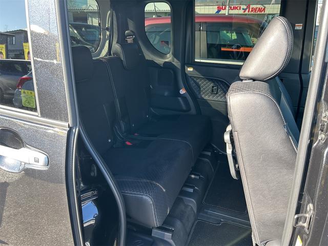 タント カスタムＸ　４ＷＤ　ナビ　パノラマビューモニター　両側パワースライドドア　オートライト　衝突被害軽減システム　アイドリングストップ　横滑り防止機能　プッシュスタート　スマートキー　オートエアコン　盗難防止システム（8枚目）