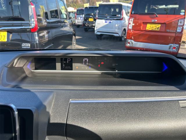 タント カスタムＸ　４ＷＤ　ナビ　パノラマビューモニター　両側パワースライドドア　オートライト　衝突被害軽減システム　アイドリングストップ　横滑り防止機能　プッシュスタート　スマートキー　オートエアコン　盗難防止システム（9枚目）