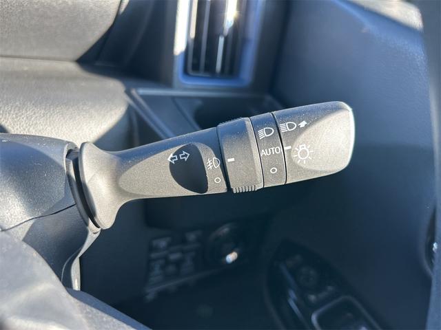 タント カスタムＸ　４ＷＤ　ナビ　パノラマビューモニター　両側パワースライドドア　オートライト　衝突被害軽減システム　アイドリングストップ　横滑り防止機能　プッシュスタート　スマートキー　オートエアコン　盗難防止システム（36枚目）