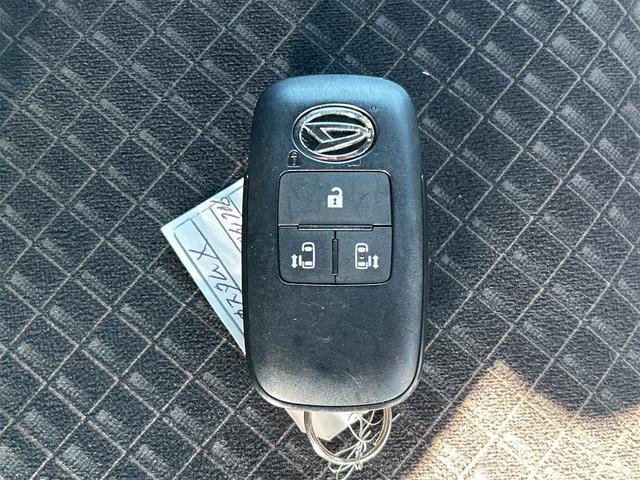 タント カスタムＸ　４ＷＤ　ナビ　パノラマビューモニター　両側パワースライドドア　オートライト　衝突被害軽減システム　アイドリングストップ　横滑り防止機能　プッシュスタート　スマートキー　オートエアコン　盗難防止システム（37枚目）