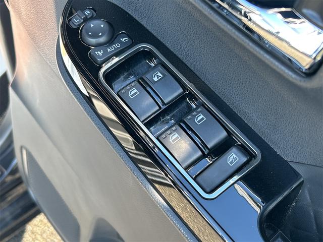 タント カスタムＸ　４ＷＤ　ナビ　パノラマビューモニター　両側パワースライドドア　オートライト　衝突被害軽減システム　アイドリングストップ　横滑り防止機能　プッシュスタート　スマートキー　オートエアコン　盗難防止システム（44枚目）