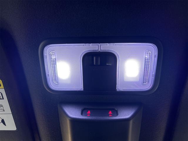 タント カスタムＸ　４ＷＤ　ナビ　パノラマビューモニター　両側パワースライドドア　オートライト　衝突被害軽減システム　アイドリングストップ　横滑り防止機能　プッシュスタート　スマートキー　オートエアコン　盗難防止システム（50枚目）