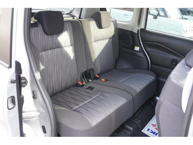 ソリオ Ｇ　２型　２ＷＤ　ＣＶＴ　衝突被害軽減ブレーキシステム　後退時ブレーキサポート　車線逸脱警報機能　先行車お知らせ機能　オートライトシステム　前後誤発進抑制機能（18枚目）