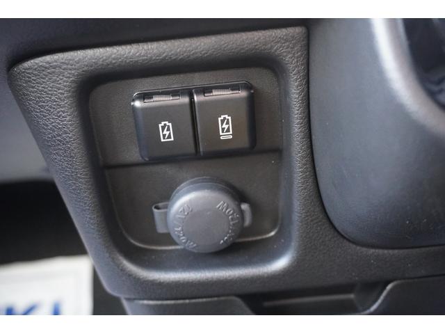 ソリオ ＨＹＢＲＩＤ　ＭＺ　３型　４ＷＤ　ＣＶＴ　全方位カメラ付ナビ　スズキコネクト対応　衝突被害軽減ブレーキシステム　先行車お知らせ機能　低速時ブレーキサポート　前後誤発進抑制機能　車線逸脱警報機能（31枚目）