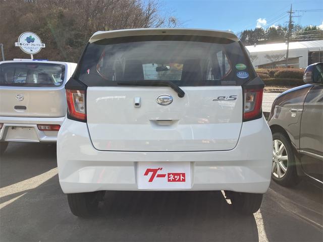 ミライース Ｂ　４ＷＤ　ＥＴＣ　バックカメラ　ナビ　キーレスエントリー　アイドリングストップ　電動格納ミラー　ＣＶＴ　盗難防止システム　ＡＢＳ　ＥＳＣ　ＣＤ　ＵＳＢ　衝突安全ボディ　エアコン　パワーステアリング（17枚目）