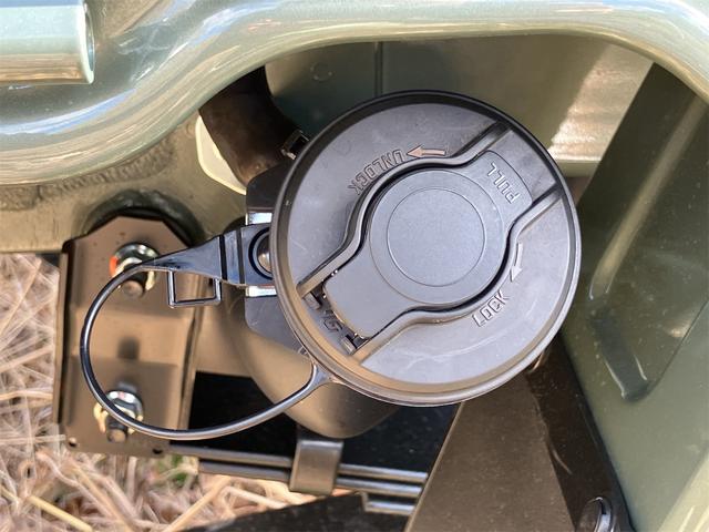 キャリイトラック ＫＣエアコン・パワステ農繁仕様　４ＷＤ　軽トラック　ＭＴ　衝突被害軽減システム　クリアランスソナー　レーンアシスト　アイドリングストップ　オートライト　ＥＳＣ　エアコン　パワーステアリング　パワーウィンドウ　運転席エアバッグ（12枚目）