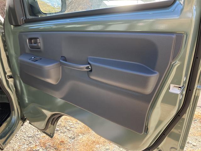 キャリイトラック ＫＣエアコン・パワステ農繁仕様　４ＷＤ　軽トラック　ＭＴ　衝突被害軽減システム　クリアランスソナー　レーンアシスト　アイドリングストップ　オートライト　ＥＳＣ　エアコン　パワーステアリング　パワーウィンドウ　運転席エアバッグ（17枚目）