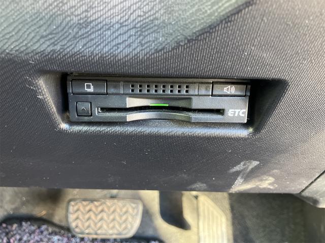 アクア Ｓ　ＥＴＣ　バックカメラ　ナビ　ＴＶ　アルミホイール　オートライト　スマートキー　電動格納ミラー　ＣＶＴ　衝突安全ボディ　ＡＢＳ　ＥＳＣ　ＣＤ　Ｂｌｕｅｔｏｏｔｈ　エアコン　パワーステアリング（10枚目）