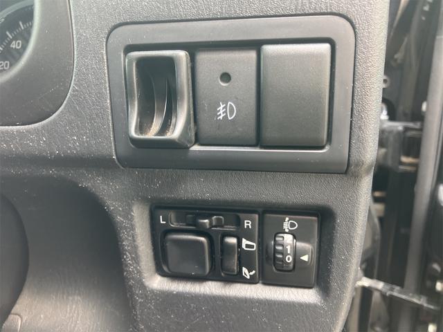 ジムニー ランドベンチャー　４ＷＤ　ＥＴＣ　フロントカメラ　ＴＶ　キーレスエントリー　電動格納ミラー　シートヒーター　ＡＴ　ＡＢＳ　ＣＤ　ＵＳＢ　アルミホイール　衝突安全ボディ　エアコン　パワーステアリング　パワーウィンドウ（6枚目）