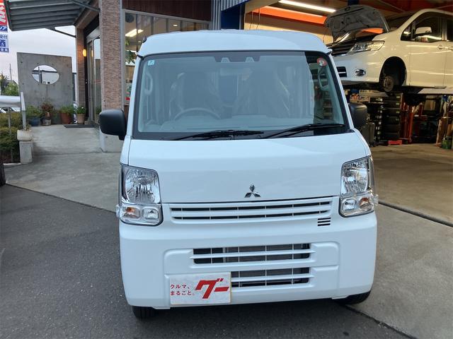 ミニキャブバン 　４ＷＤ　ＣＶＴ　衝突被害軽減システム　クリアランスソナー　レーンアシスト　両側スライドドア　アイドリングストップ　ＥＳＣ　エアコン　パワーステアリング　パワーウィンドウ　運転席エアバッグ（4枚目）