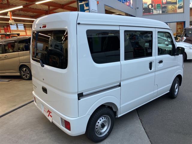 ミニキャブバン 　４ＷＤ　ＣＶＴ　衝突被害軽減システム　クリアランスソナー　レーンアシスト　両側スライドドア　アイドリングストップ　ＥＳＣ　エアコン　パワーステアリング　パワーウィンドウ　運転席エアバッグ（10枚目）