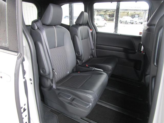 ノア Ｓ－Ｚ　４ＷＤ　レンタカーＵＰ　８インチナビ　ＥＴＣ　シートヒーター　オートライト　両側パワースライドドア　クルーズコントロール　衝突被害軽減システム　横滑り防止機能　プッシュスタート　スマートキー　盗難防止システム（8枚目）