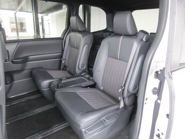 ノア Ｓ－Ｚ　４ＷＤ　レンタカーＵＰ　８インチナビ　ＥＴＣ　シートヒーター　オートライト　両側パワースライドドア　クルーズコントロール　衝突被害軽減システム　横滑り防止機能　プッシュスタート　スマートキー　盗難防止システム（35枚目）