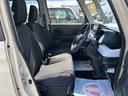 女性の方ももちろんですが、運転席側、助手席側の足元スペースが広いので男性の方が運転しても窮屈になりにくいですよ!