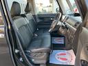 女性の方ももちろんですが、運転席側、助手席側の足元スペースが広いので男性の方が運転しても窮屈になりにくいですよ!