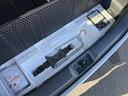 万が一の為の応急パンク修理キットが荷室床下に装備しております。