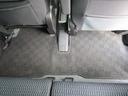 後席にもフロアマットが敷いてあります