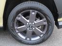 純正アルミホイール装着にて足元もバッチリキマってます!おしゃれは足元からって言いますもんね(笑)もちろんスタッドレスタイヤも同時に購入希望の方はお気軽にご相談下さい♪