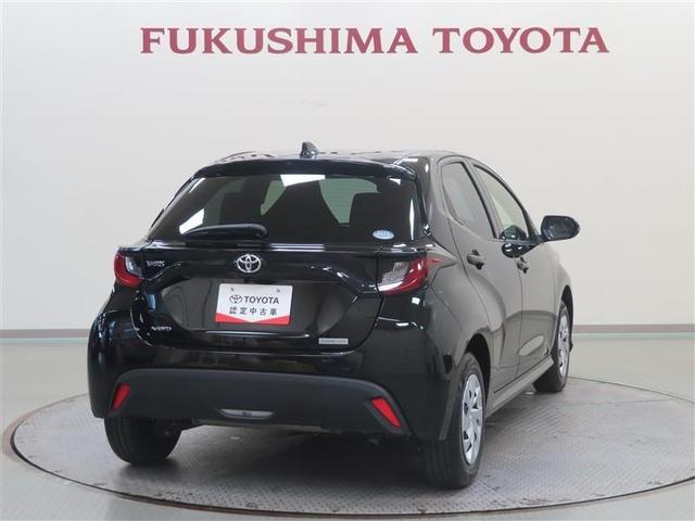 ヤリス Ｘ　４ＷＤ　メモリーナビ　ミュージックプレイヤー接続可　バックカメラ　衝突被害軽減システム　ＥＴＣ　記録簿（4枚目）