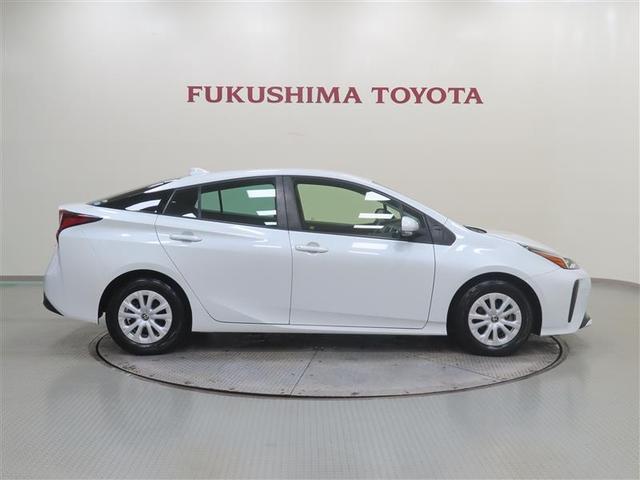 プリウス Ｓ　４ＷＤ　ワンセグ　メモリーナビ　ミュージックプレイヤー接続可　バックカメラ　衝突被害軽減システム　ＥＴＣ　ＬＥＤヘッドランプ　記録簿　アイドリングストップ（3枚目）