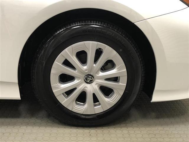 プリウス Ｓ　４ＷＤ　ワンセグ　メモリーナビ　ミュージックプレイヤー接続可　バックカメラ　衝突被害軽減システム　ＥＴＣ　ＬＥＤヘッドランプ　記録簿　アイドリングストップ（32枚目）