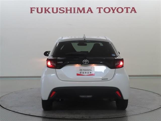 一体的に造形されたウィンドウとコンビネーションランプが特徴的なデザイン！後ろからでもヤリスとはっきりわかります！