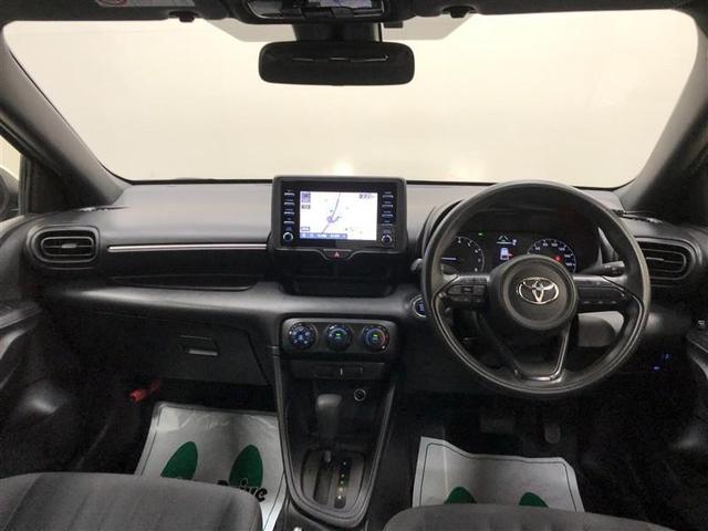 インパネ周りのムダをそぎ落としたことで、広さと快適さがが確保され、運転に集中できる空間となっています。