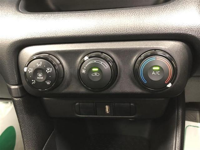 シンプルなレイアウトで直感的な操作が可能なダイヤル式マニュアルエアコンです。