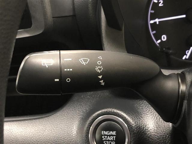 【ワイパースイッチ】雨の状況に応じて作動タイミングを細かく調整可能です。雨の日の視界確保もでき、安全にストレスフリーな運転ができます。