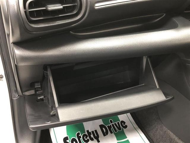 車内には使う人ファーストな収納が様々な場所に設置されています。