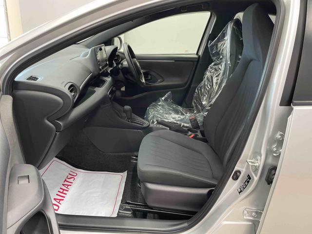 ヤリス ハイブリッドＸ（13枚目）