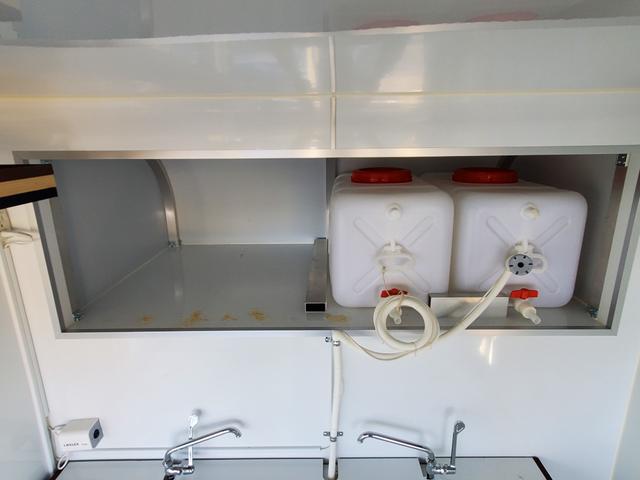 ボンゴトラック 　業務用冷蔵冷凍庫　ダクトレール　流し台　給排水タンク２００Ｌ×２　換気扇（30枚目）