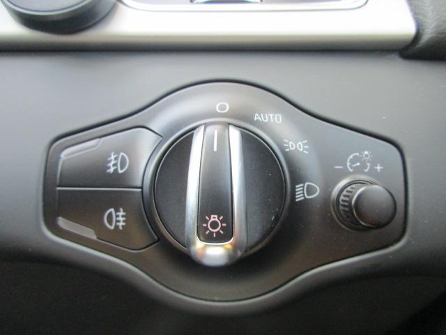 Ａ５スポーツバック ２．０ＴＦＳＩクワトロ　４ＷＤ　レザーシート　シートヒーター　スマートキー　プッシュスタート　アルミホイール（14枚目）