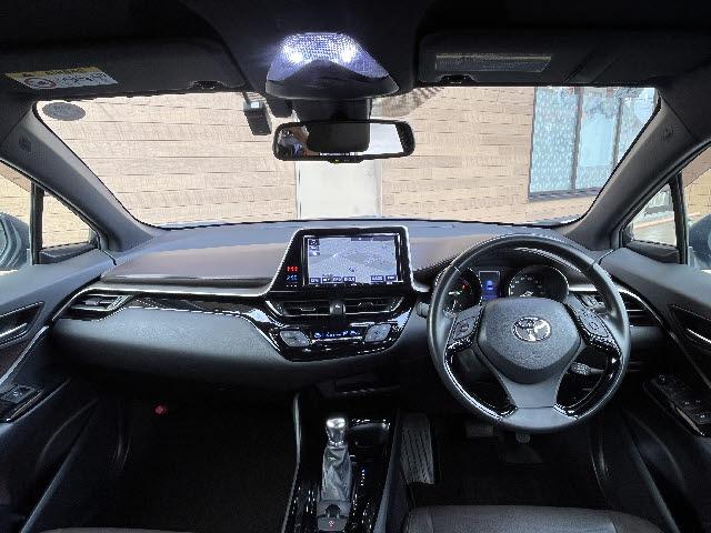 Ｃ－ＨＲ Ｇ　純正９インチナビ＿バックカメラ＿前席シートヒーター＿ハーフレザーシート＿シーケンシャルＬＥＤヘッドライト＿ビルトインＥＴＣ＿クルーズコントロール＿オートハイビーム＿ドライブレコーダー＿禁煙車（3枚目）