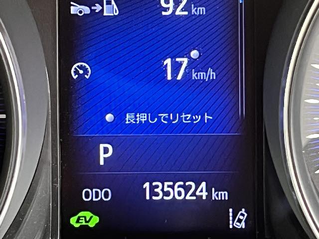 Ｃ－ＨＲ Ｇ　純正９インチナビ＿バックカメラ＿前席シートヒーター＿ハーフレザーシート＿シーケンシャルＬＥＤヘッドライト＿ビルトインＥＴＣ＿クルーズコントロール＿オートハイビーム＿ドライブレコーダー＿禁煙車（4枚目）
