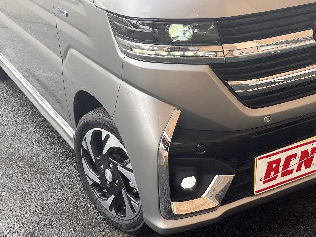 フレアワゴンカスタムスタイル ハイブリッドＸＳ　両側電動パワースライドドア　シーケンシャルＬＥＤヘッドライト　前席シートヒーター　ステアリングヒーター　クルーズコントロール　レーンキープアシスト　フォグライト　スマートキー　禁煙車（19枚目）