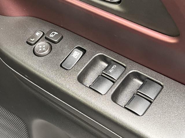 フレアワゴンカスタムスタイル ハイブリッドＸＳ　両側電動パワースライドドア　シーケンシャルＬＥＤヘッドライト　前席シートヒーター　ステアリングヒーター　クルーズコントロール　レーンキープアシスト　フォグライト　スマートキー　禁煙車（24枚目）
