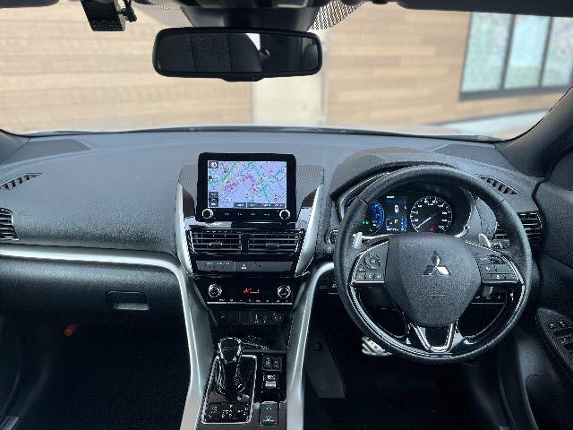 エクリプスクロスＰＨＥＶ Ｐ　サンルーフ＿純正ナビ＿パノラマビューモニター＿前後ドライブレコーダー＿前席シートヒーター＿ステアリングヒーター＿フルセグＴＶ＿レーダークルーズコントロール＿ＬＥＤヘッドライト＿ＥＴＣ＿禁煙車（3枚目）