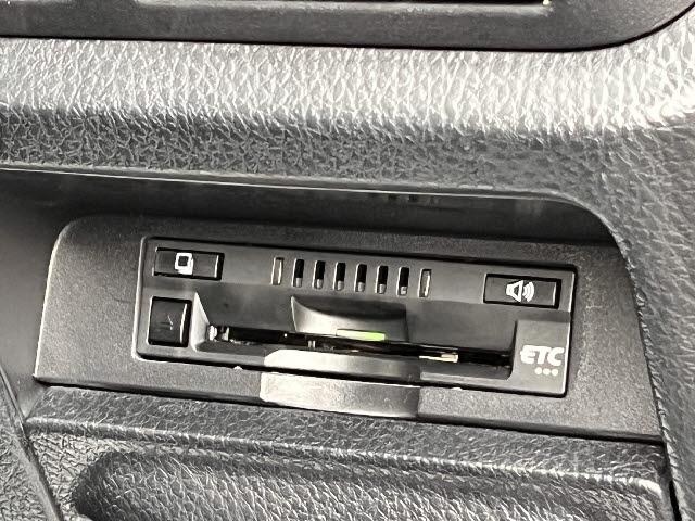 ノア Ｓｉ　ダブルバイビー　純正ナビ＿両側電動パワースライドドア＿トヨタセーフティセンス＿クルーズコントロール＿フルセグＴＶ＿ＬＥＤヘッドライト＿純正１６インチアルミ＿スペアキー有＿フロアマット＿ドアバイザー＿禁煙車（19枚目）